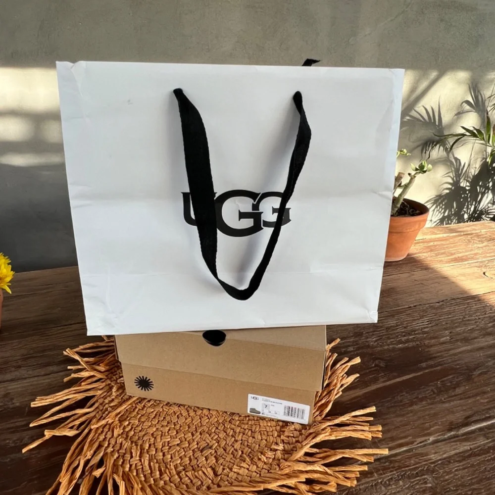 UGG CLASSIC ULTRA MINI PLATFORM MOSS GREEN BRAND NEW + PAPER SHOPPING BAGN ZS 7 - Picture 14 of 14